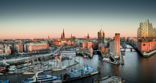 Blick auf den Hamburger Hafen